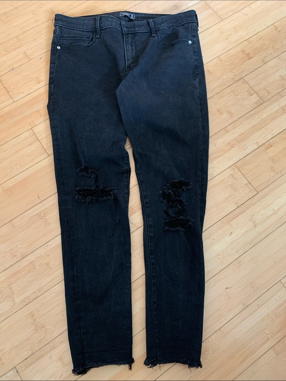 Abercrombie & Fitch Black Mid Rise Distressed Jeans sz 32 indie goth emo vibes